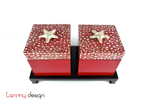 Set of 2 square boxes 10cm with eggshell lid attached with star included with stand